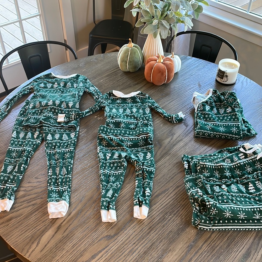 Wintergreen Christmas Pajamas Family set